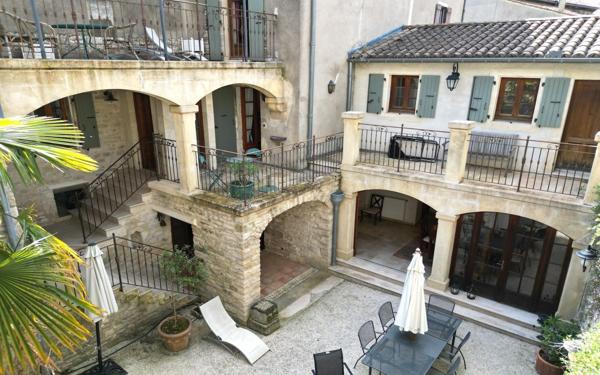 Maison à vendre    7 pièces •  Barjac