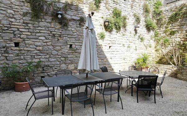 Maison à vendre    7 pièces •  Barjac