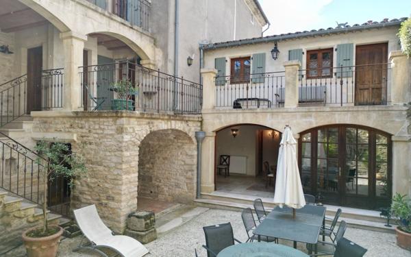 Maison à vendre    7 pièces •  Barjac