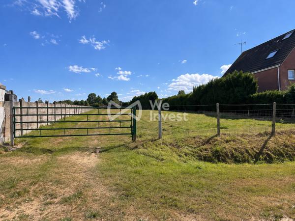 Terrain avec 700 m² constructibles et plus d’1 hectare de pâture – Idéal chevaux