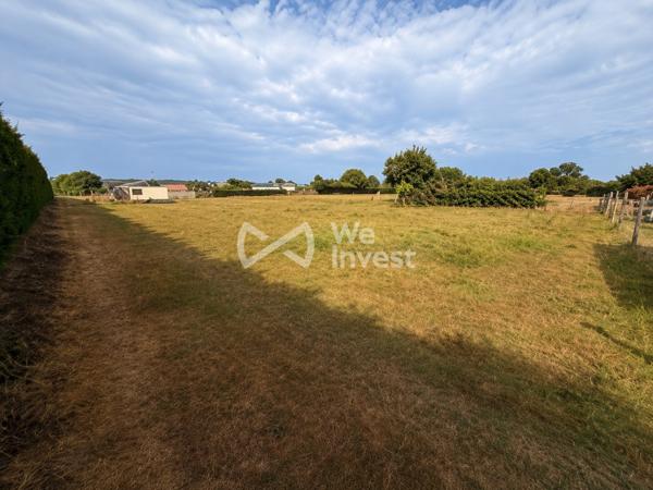 Terrain avec 700 m² constructibles et plus d’1 hectare de pâture – Idéal chevaux