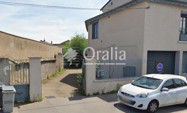 Parking/box · Location Lyon (69009) 1m²