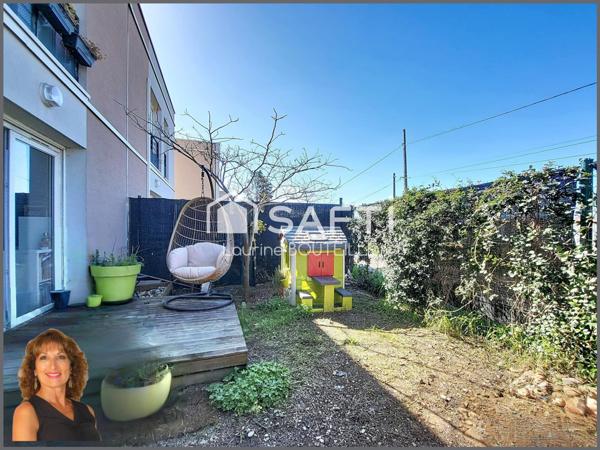 Maison récente 3 chambres, jardinet et places de parking