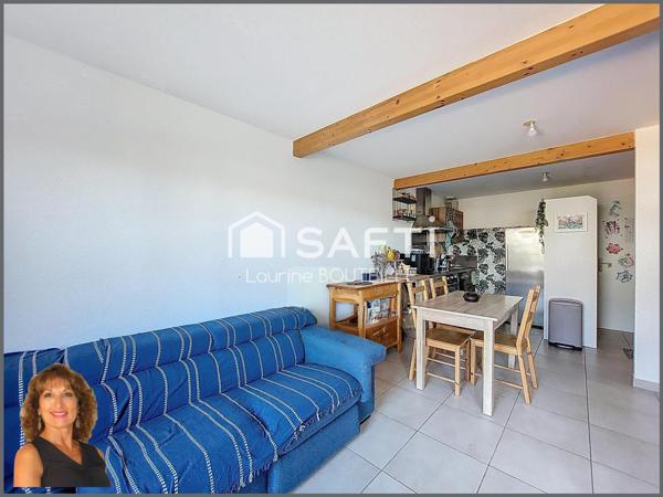 Maison récente 3 chambres, jardinet et places de parking