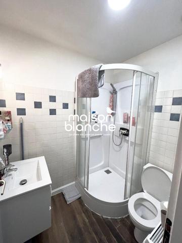 Immeuble de rapport  -  7 pièces -  200 m²