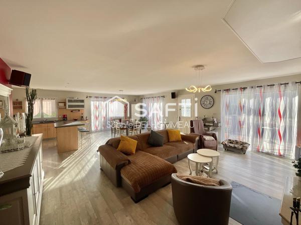 Maison plain-pied 3 chambres terrain clos paysagé