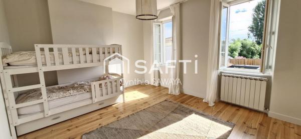 Grande maison lumineuse au coeur de la Teste, avec 2 belles terrasses et piscine chauffée