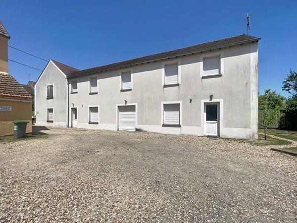 Immeuble 720 000 € Coignières 303 m² DPE D