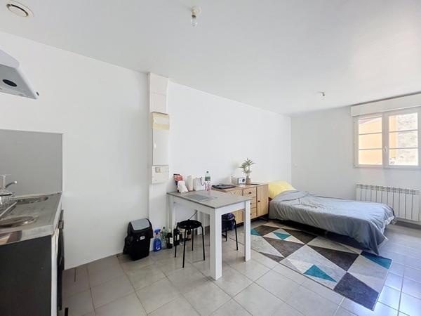 Immeuble 720 000 € Coignières 303 m² DPE D