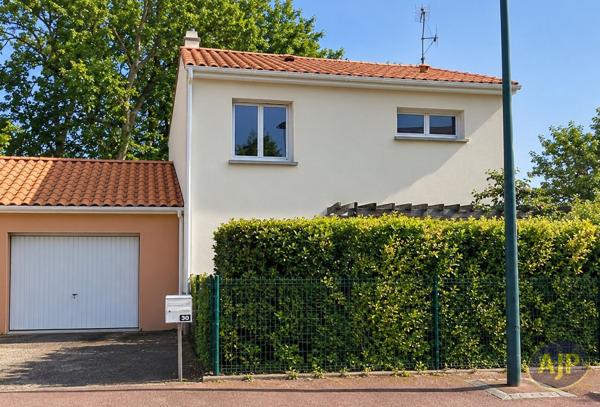 Maison à vendre Challans - 4 pièces, 87m² avec 3 chambre(s) à 203 300€ - AJP Immobilier Challans