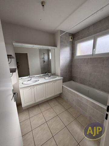 Maison à vendre Challans - 4 pièces, 87m² avec 3 chambre(s) à 203 300€ - AJP Immobilier Challans