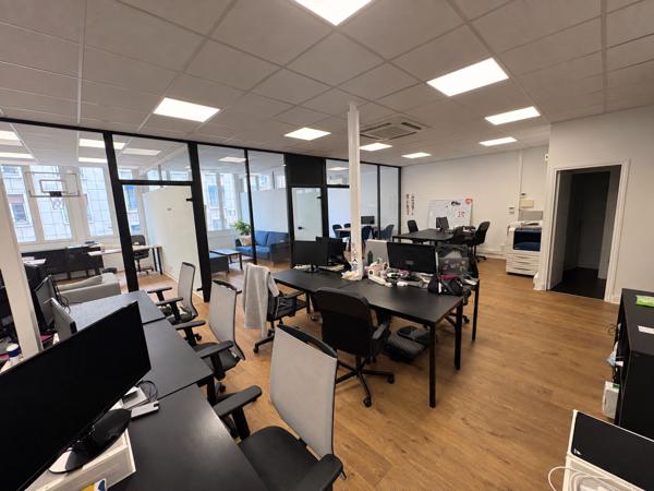 Locaux tertiaires rénovés - 190 m2 à vendre en Hyper Centre proche Place du Martroi