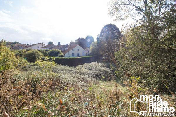 Vaste maison de charme sur parc de 1,1 hectares