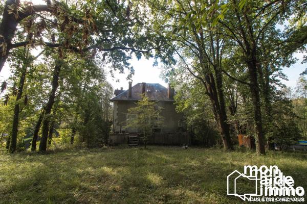 Vaste maison de charme sur parc de 1,1 hectares