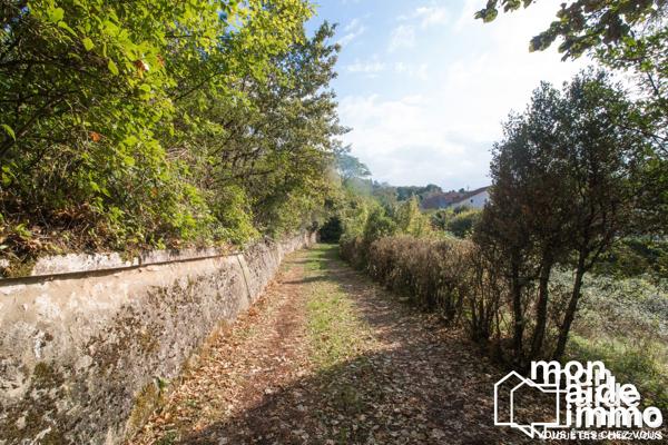 Vaste maison de charme sur parc de 1,1 hectares