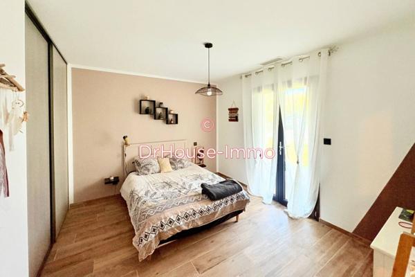 Maison à vendre 4 pièces de 197 m²