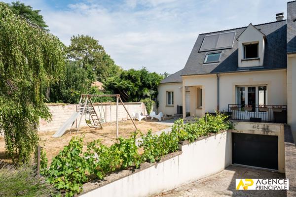 Maison - parc - 4 chambres - salle de bains salle d'eau - bureau au sous sol garage fermé 1 050 000 € **  - Référence  4758