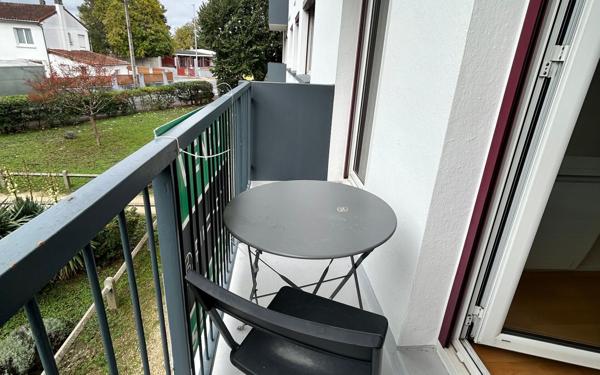 Appartement à louer    4 pièces •  Talence