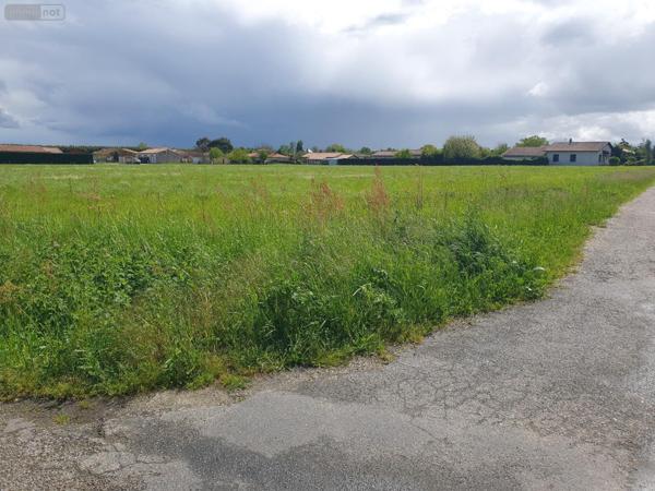 Terrain à Batir à vendre à Valence dans le Tarn-et-Garonne (82400), ref : 1461