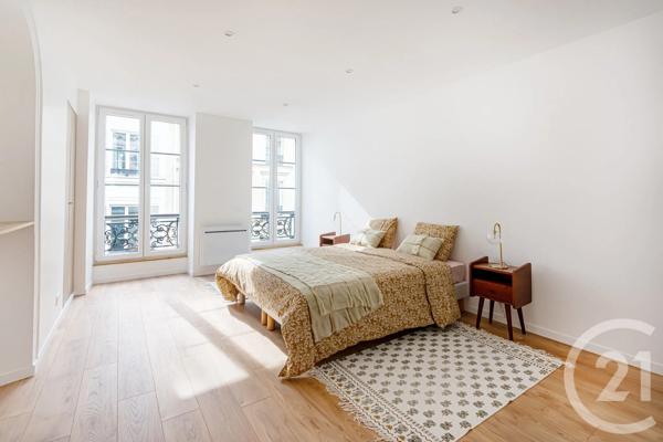 Appartement à vendre  4 pièces - 109,71 m 2   PARIS  - 75003