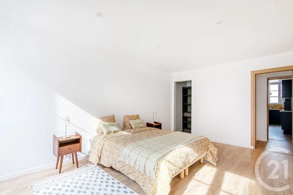 Appartement à vendre  4 pièces - 109,71 m 2   PARIS  - 75003