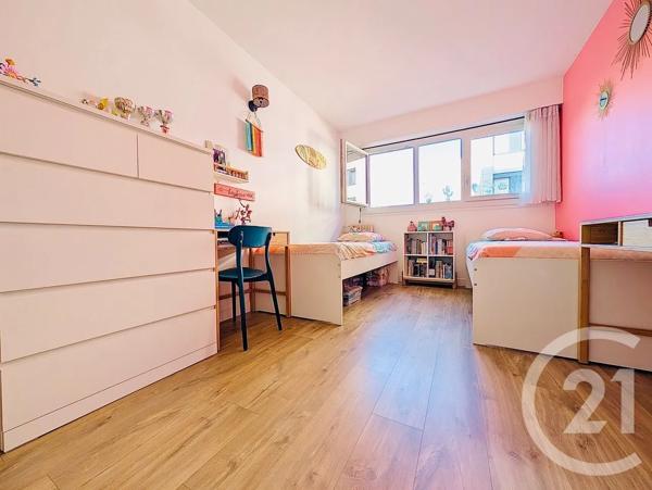 Appartement F3 à vendre  3 pièces - 67,59 m 2   COURBEVOIE  - 92