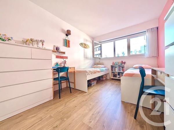 Appartement F3 à vendre  3 pièces - 67,59 m 2   COURBEVOIE  - 92