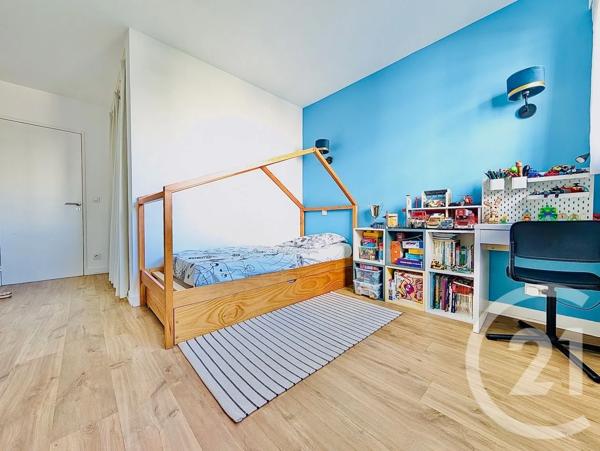 Appartement F3 à vendre  3 pièces - 67,59 m 2   COURBEVOIE  - 92