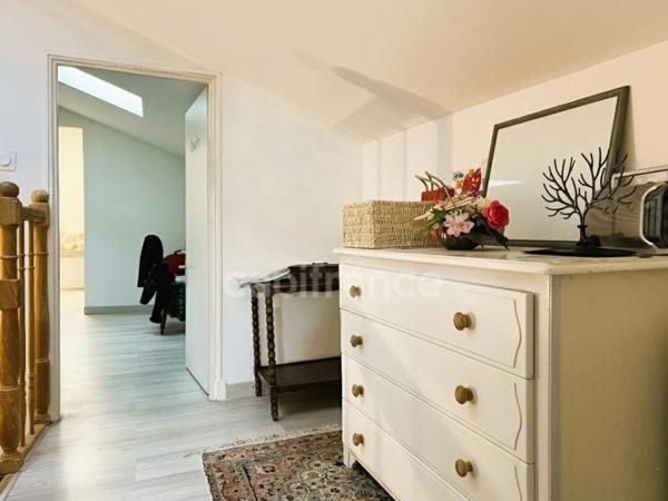 Immeuble de rapport mixte de 188 m² - Rentabilité attractive - Pons (17)