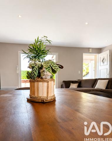 Maison à vendre 7 pièces 108 m² Saint-Seurin-sur-l'Isle