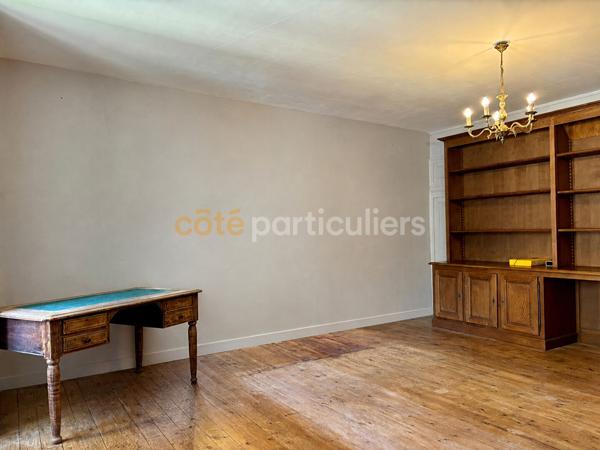 Vente
                Maison228 m² - 5 Pièces -
                    COUTANCES (50200)