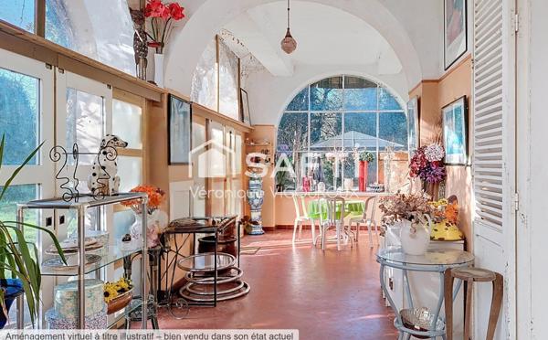 Demeure coloniale avec dépendances sur 2.5ha