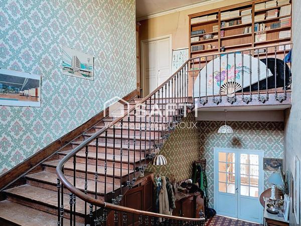 Demeure coloniale avec dépendances sur 2.5ha