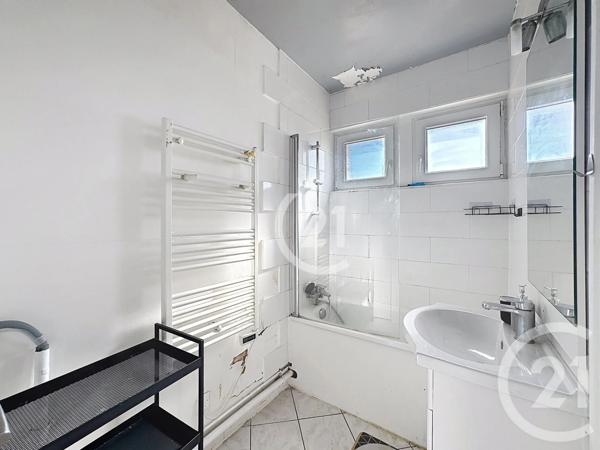 Appartement T3 à vendre  3 pièces - 48,79 m 2   BELFORT  - 90