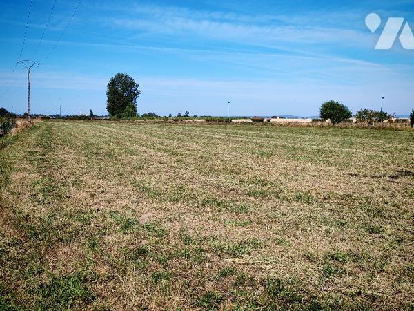 Terrain à bâtir non viabilisé d'une superficie d'environ 540 m².