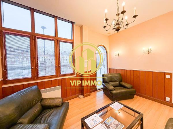 VIEUX LILLE LOCAL PROFESSIONNEL DE 219 M2 DE SURFACE TOTALE 115 M2 DDC+104 M2 SOUS SOL