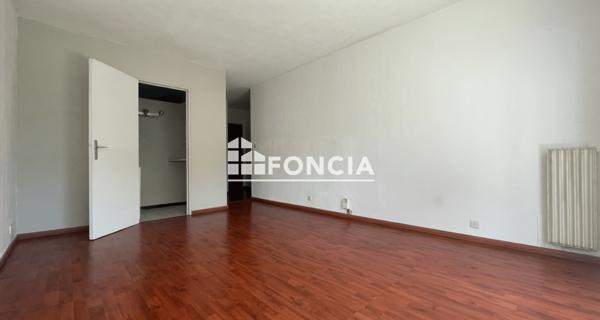 Location Studio 27.59 m² - Chatou 78400