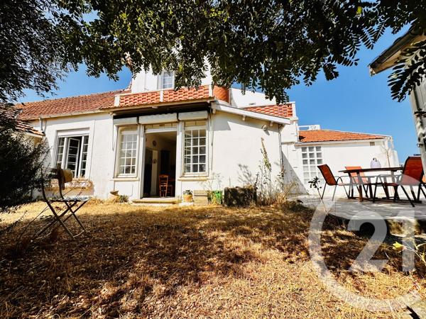 Maison à vendre  5 pièces - 126,90 m 2   FOURAS  - 17