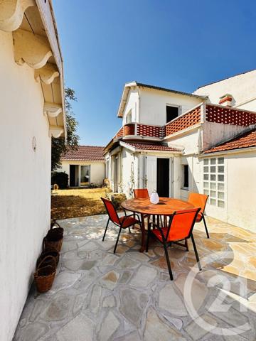 Maison à vendre  5 pièces - 126,90 m 2   FOURAS  - 17