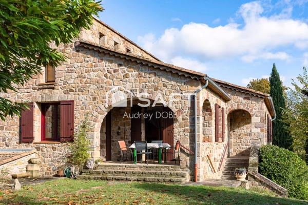 07140 : Maison provencale en pierres avec jardin de 3500m² et vue