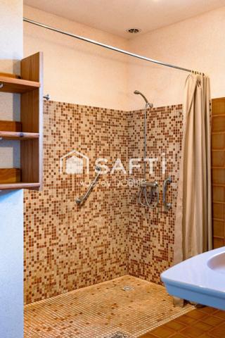 07140 : Maison provencale en pierres avec jardin de 3500m² et vue