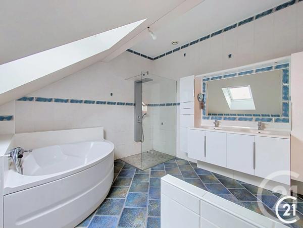 Maison à vendre  7 pièces - 138 m 2   BART  - 25