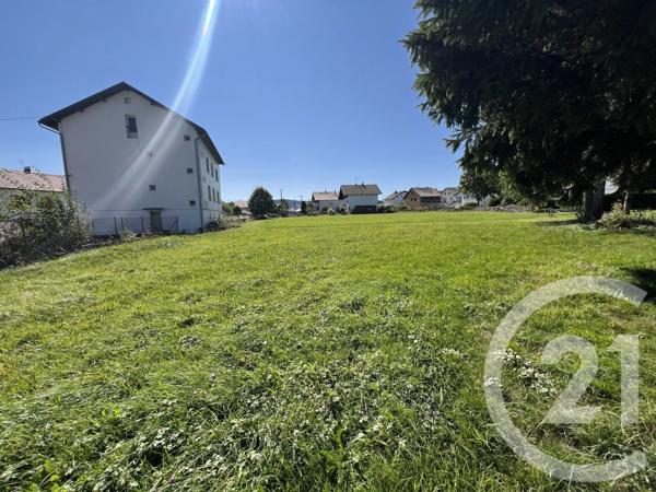 Terrain à vendre  687 m 2   MONTPERREUX  - 25