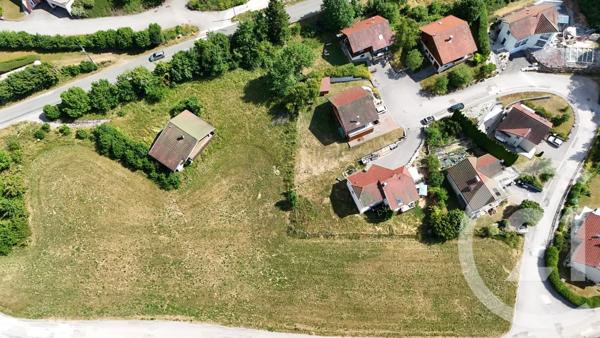 Terrain à vendre  687 m 2   MONTPERREUX  - 25