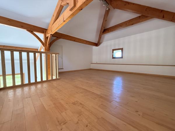 Magnifique maison de type grange – prestations haut de gamme sur 3 hectares