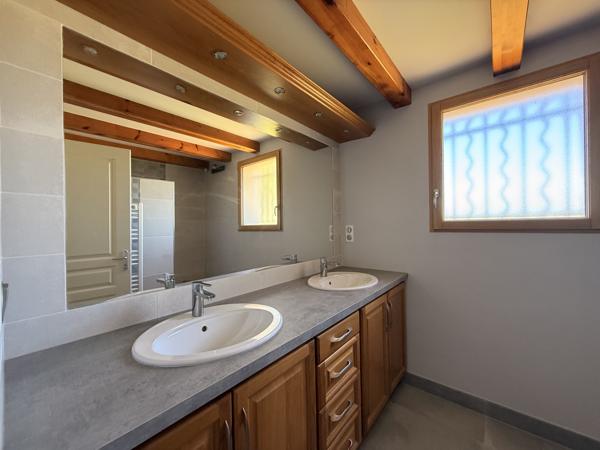 Magnifique maison de type grange – prestations haut de gamme sur 3 hectares