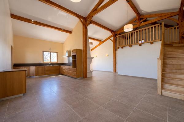 Magnifique maison de type grange – prestations haut de gamme sur 3 hectares