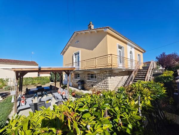 Maison de bourg avec jardin et garage
