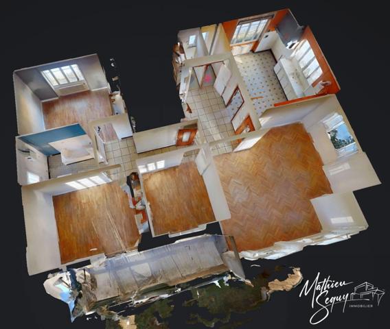 Dernier étage, appartement de 114m² à rénover avec vue imprenable à 180 degrés