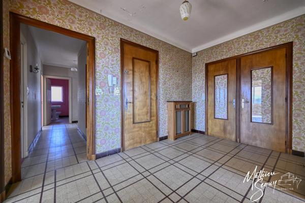 Dernier étage, appartement de 114m² à rénover avec vue imprenable à 180 degrés